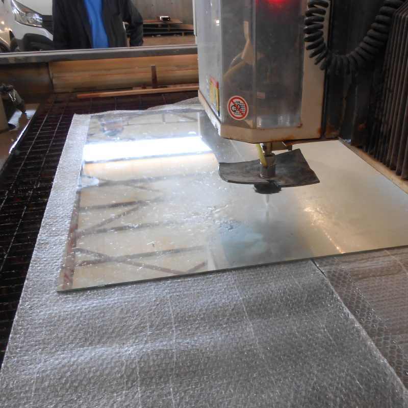 Machine Crafts - Μεταλλικές Κοπές- Κοπές Plasma - Υδροκοπή,Μηχανουργεία στην Νάξο, κατασκευές από σίδηρο Νάξος, Plasma Νάξος, Υδροκοπή Νάξος, ηλεκτροστατική βαφή Νάξος, Τοποθέτηση - Εγκατάσταση μετάλλων Νάξου